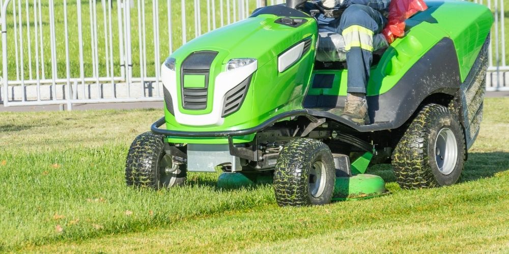 an easy to use riding mower